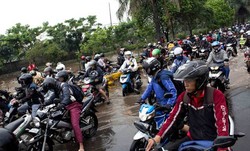 Hujan di Sore Hari, Jalanan di Jakarta Macet