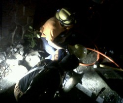 Mayat Perempuan Ditemukan dalam Parit di Bandung, Diduga Terpeleset