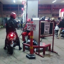 Di SPBU Ini Anda Bisa Isi Bensin Sendiri