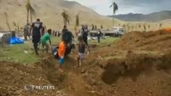 Korban Topan Haiyan Menunggu Dikubur Massal