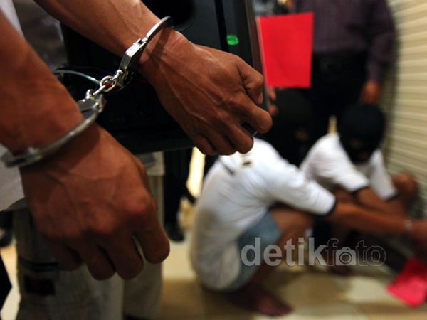 Perampok Toko Elektronik di Mal Dibekuk