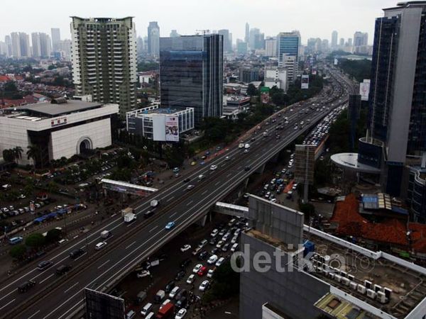 Pertumbuhan Ekonomi Indonesia Melambat Pertumbuhan Ekonomi Indonesia Melambat