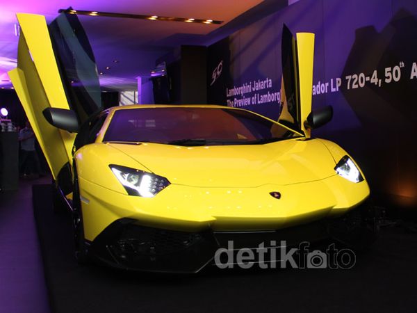 Lamborghini Aventador Super Cepat