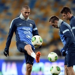 Tentang Peluang Benzema Geser Giroud dan Balik ke Starting XI Prancis