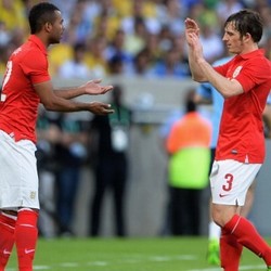 Ashley Cole Diingatkan tentang Ketatnya Persaingan di Posisi Bek Kiri