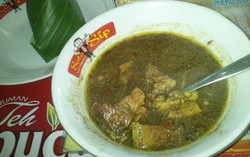 Soto Sip Asli Madura: Soto Madura Isi Potongan Daging Besar dan Empuk