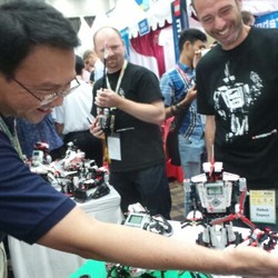 Ahok Girang Main-main dengan Robot Ular di Ancol