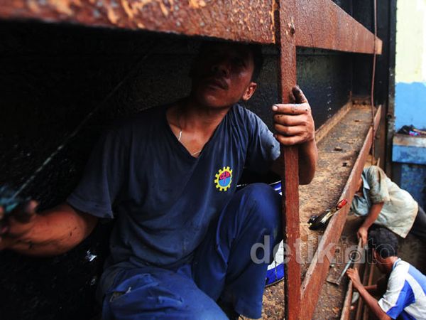 Perawatan Pintu Air Manggarai