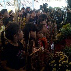 Hari Angklung, Halo-halo Bandung Serentak Dimainkan di 10 Titik