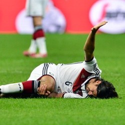 Cedera Lutut, Khedira Absen Enam Bulan