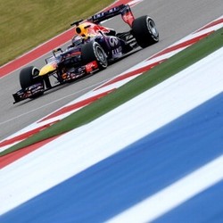 Vettel Pole Position, Red Bull Start Satu-Dua