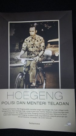 Kisah Jenderal Hoegeng yang Sampai Jual Sepatu