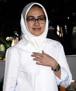 Airin Enggan Komentari Pengadaan Alkes di Tangsel