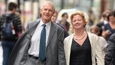 Ditinggal Mati Istri, Pria Ini Jatuh Cinta pada Dokter yang Rawat Istrinya