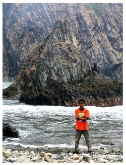 Wow! Suasana Planet Krypton di Pantai Lombok