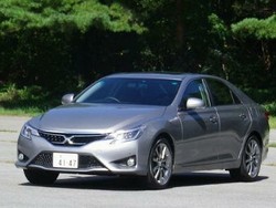 Toyota Mark X, Versi Facelift-nya Lebih Enak