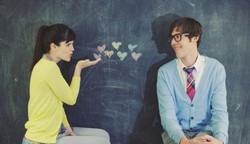 Alasan Mengapa Cinta Pertama Jarang Awet