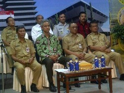 Dicegat Buruh Soal Upah, Ganjar Diancam Modar