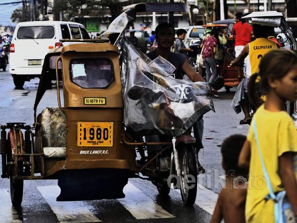 Warga Roxas, Filipina Mulai Beraktivitas
