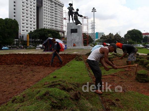 Perawatan Taman Tugu Tani