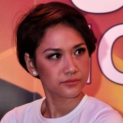 Konser di Jakarta Julio Iglesias Gandeng Bunga Citra Lestari