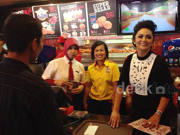 KD Diserbu Penggemar