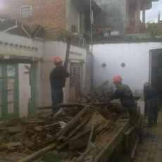 Hujan Disertai Angin Kencang, Tiga Rumah Warga Roboh