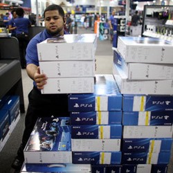 PlayStation 4 Diklaim Laris Manis