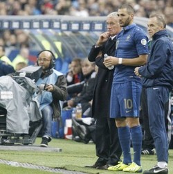 Bisa Lolos dari Lubang Jarum, Prancis?