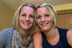 Sama-sama Kanker Payudara, Kembar Ini Terlibat Operasi Cangkok Langka