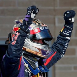 Vettel yang Tak Pernah Bosan Menang