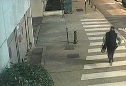 Pria Bersenjata Api Serang Kantor Harian di Paris dan Tembak Juru Foto