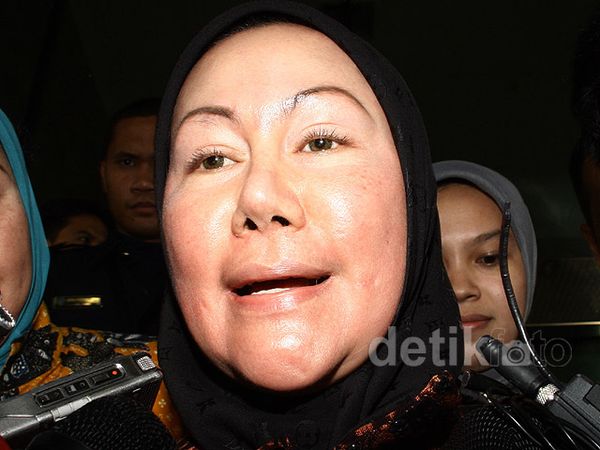 Atut Diperiksa KPK Selama 7 Jam