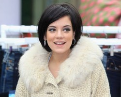 Coba-coba Jadi Desainer, Butik Lily Allen Bangkrut dan Banyak Utang