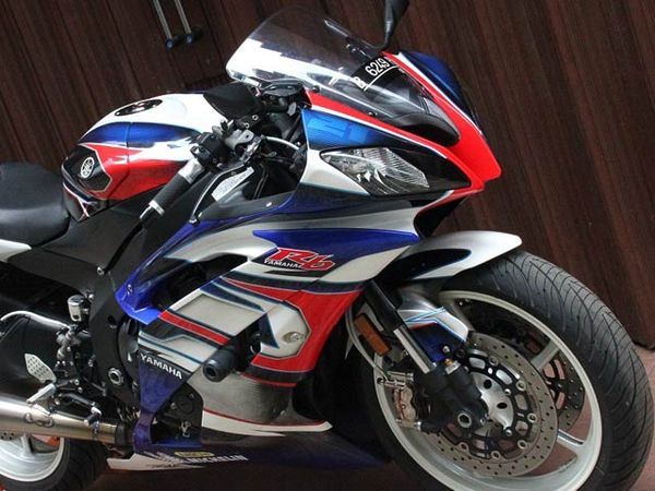 Yamaha R6 Terinspirasi dari Helm Shinya Nakano