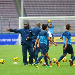 Puja-puji Pemain Merah Putih untuk Jacksen