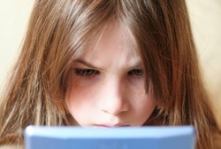 Kebiasaan Menahan Napas Saat Terlalu Serius, Apa Bahayanya?