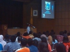 Diwarnai Gelak Tawa, Dialog Jokowi dan Dista Sang Ajudan di Unpad