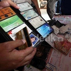 Pembobol Kartu Kredit Melalui Internet Ditangkap Polisi