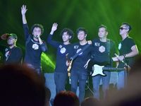 Nidji Sukses Meriahkan Sundown Festival 2013