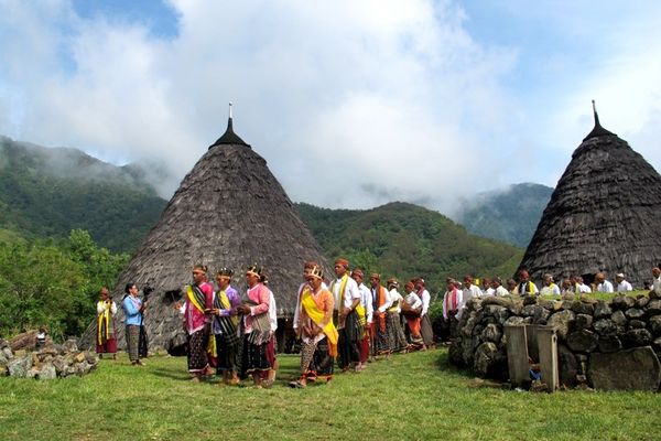 Begini Ramainya Tahun Baru Ala Wae Rebo, Flores