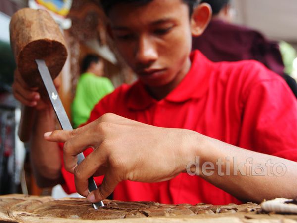 Anak Berkebutuhan Khusus Pamerkan Karyanya