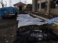 Mayat-mayat Masih Berserakan di Tacloban