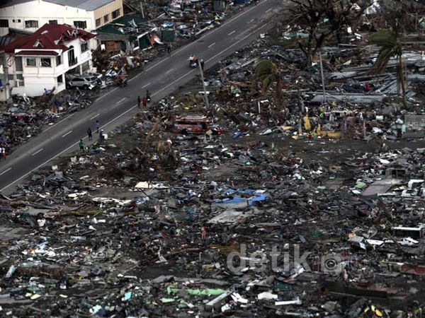 Tacloban Pasca Diterjang Topan Haiyan