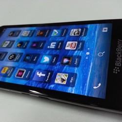 BlackBerry: Z30 Kalahkan Galaxy S4