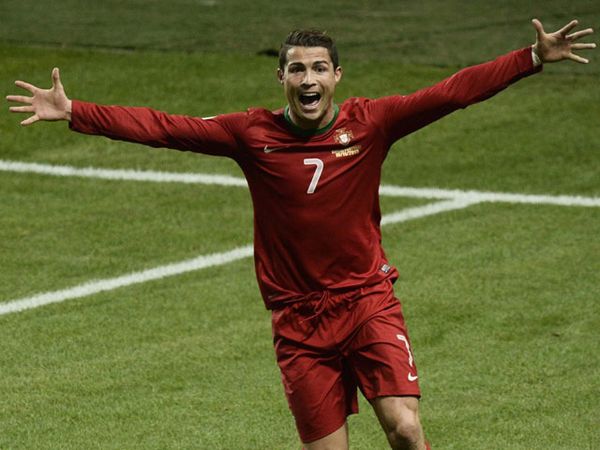 Ronaldo Bawa Portugal ke Piala Dunia 2014
