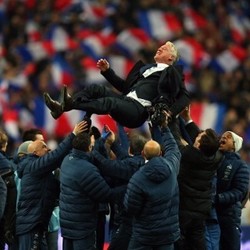 Prancis Tambah Kontrak Deschamps Hingga 2016