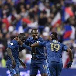 Lewat Dominasi, Tiga Gol, dan Satu Gol Kontroversial, Prancis ke Piala Dunia