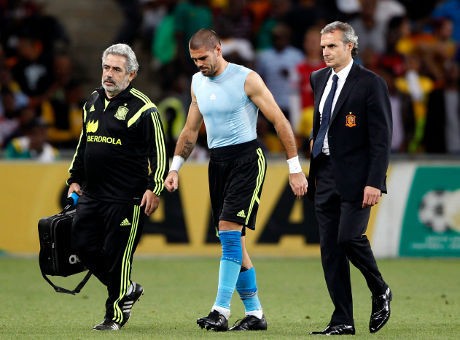 Valdes Bawa Pulang Cedera ke Barca