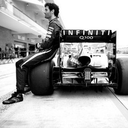 Hadapi Balapan Pamungkasnya di F1, Webber Takkan Dapat Bantuan dari Vettel